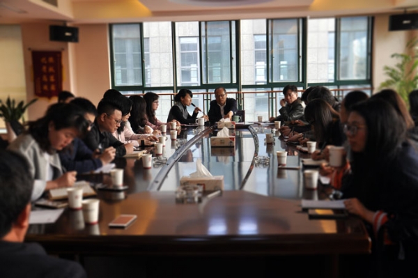 安博站官网登录入口_安博（中国）
集团召开2017年度年轻人才培养专题座谈会
